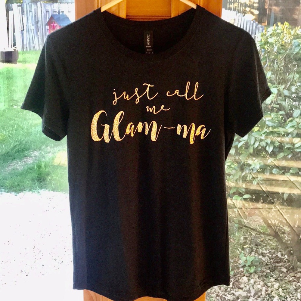 “Just Call Me Glam-ma” black Medium t-shirt
